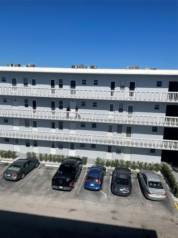 604 NE 2nd St 231, Dania Beach, FL 33004