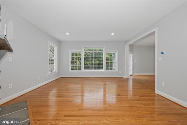 42631 EXPLORER DR, Brambleton, VA 20148