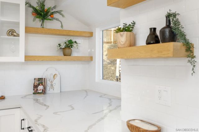 10720 Old Saybrook Dr, San Diego, CA 92129