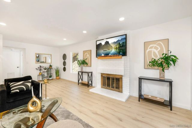 10720 Old Saybrook Dr, San Diego, CA 92129