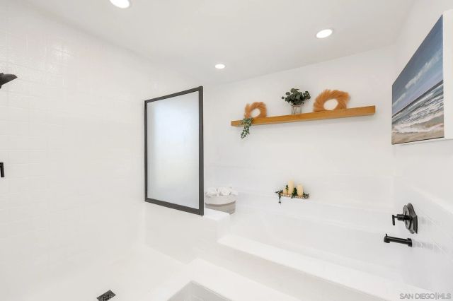 10720 Old Saybrook Dr, San Diego, CA 92129