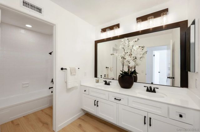 10720 Old Saybrook Dr, San Diego, CA 92129