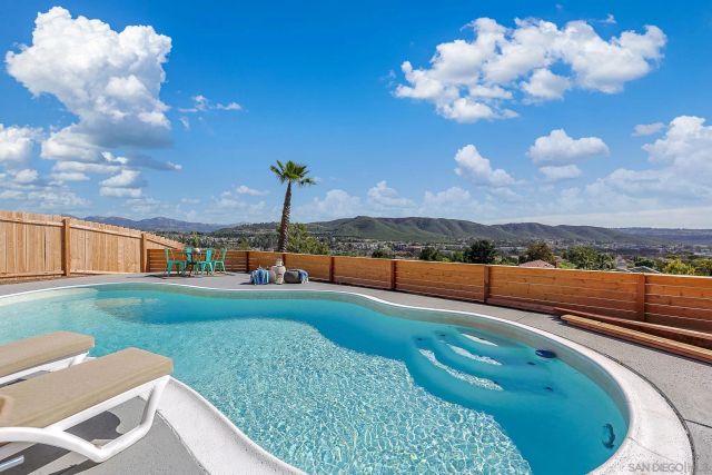 10720 Old Saybrook Dr, San Diego, CA 92129