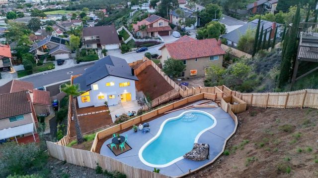 10720 Old Saybrook Dr, San Diego, CA 92129