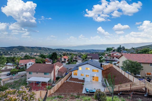 10720 Old Saybrook Dr, San Diego, CA 92129