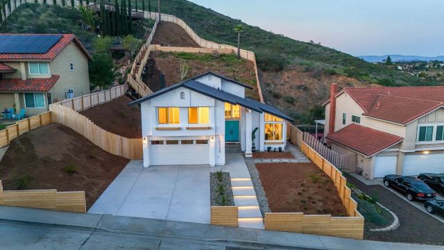 10720 Old Saybrook Dr, San Diego, CA 92129