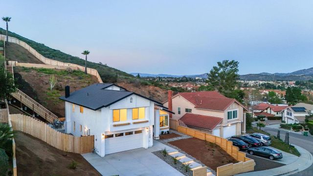 10720 Old Saybrook Dr, San Diego, CA 92129