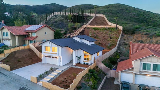 10720 Old Saybrook Dr, San Diego, CA 92129