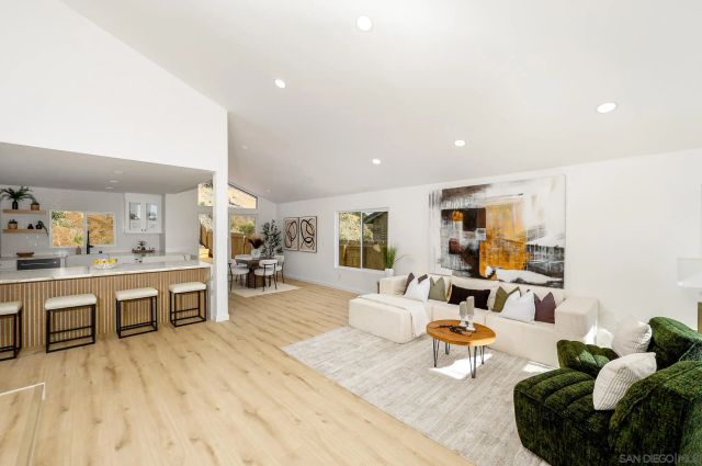 10720 Old Saybrook Dr, San Diego, CA 92129