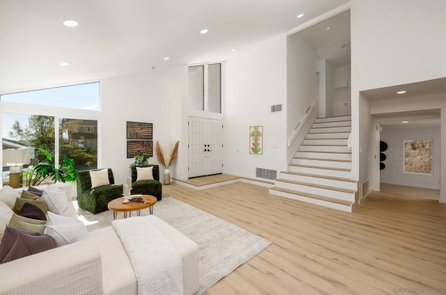 10720 Old Saybrook Dr, San Diego, CA 92129