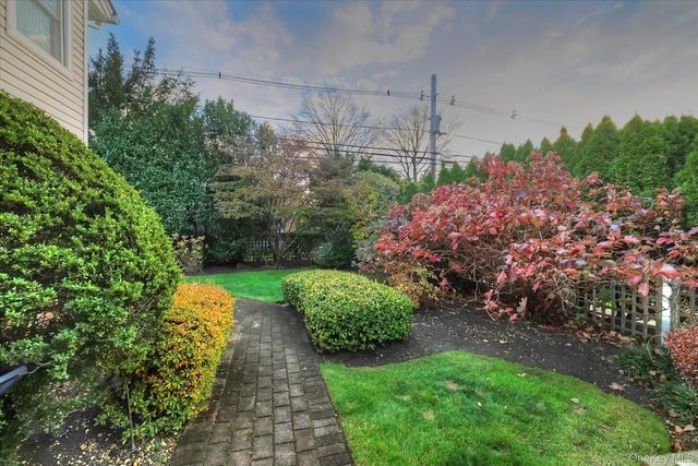 58 Allen Road, Rockville Centre, NY 11570