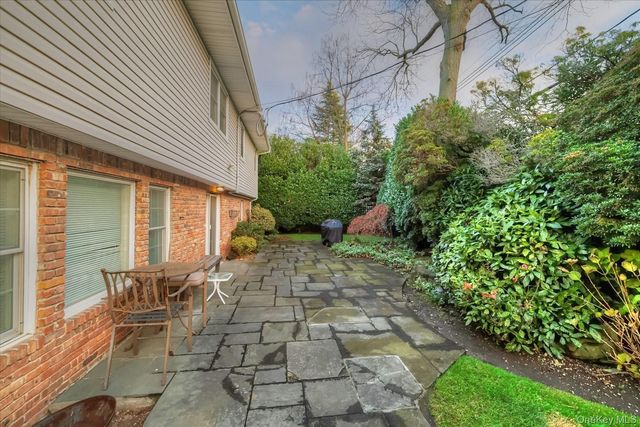 58 Allen Road, Rockville Centre, NY 11570