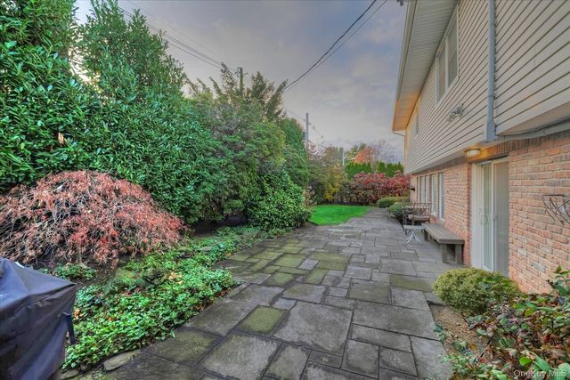 58 Allen Road, Rockville Centre, NY 11570