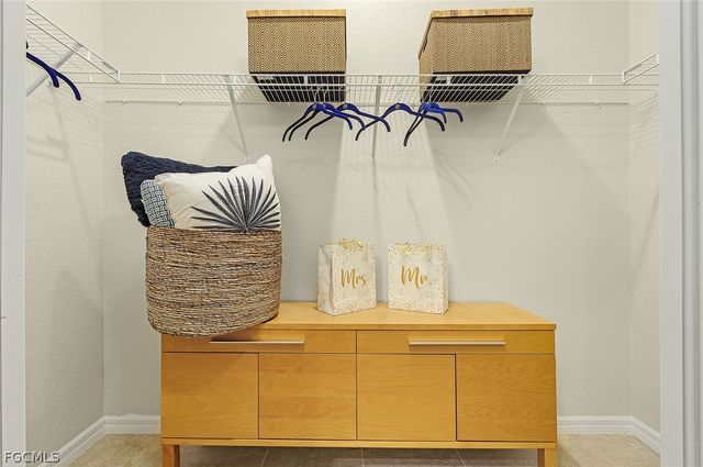 246 NE 10th PL, Cape Coral, FL 33993