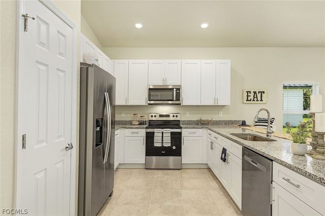 246 NE 10th PL, Cape Coral, FL 33993