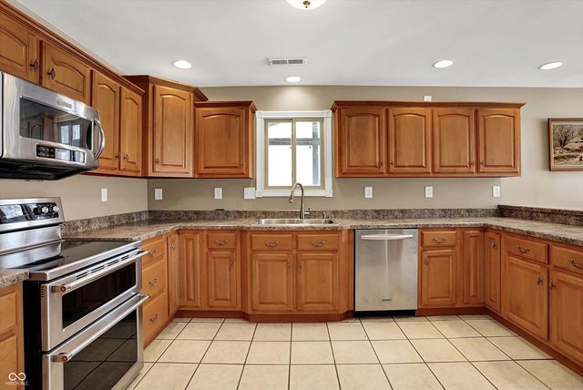 5832 E Mahalasville Road, Morgantown, IN 46160