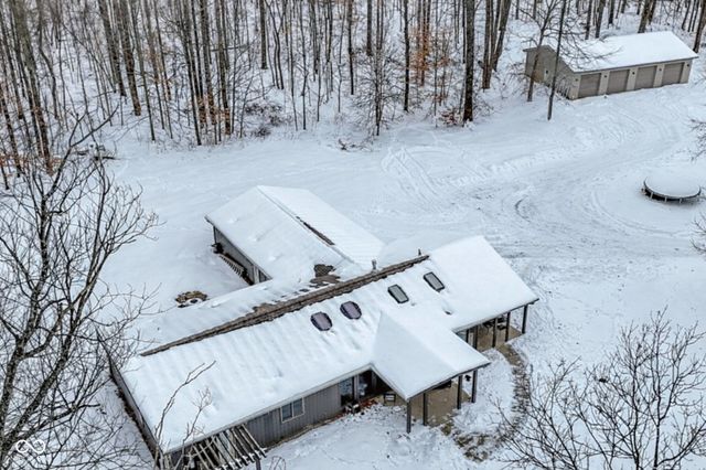 5832 E Mahalasville Road, Morgantown, IN 46160