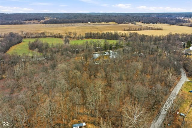 5832 E Mahalasville Road, Morgantown, IN 46160