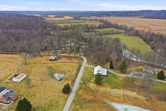 5832 E Mahalasville Road, Morgantown, IN 46160