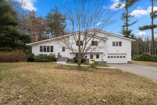 105 Barton Dr, Sudbury, MA 01776