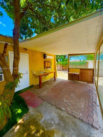 1340 Peri St U, Opa-locka, FL 33054
