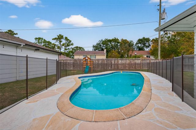 13418 Paradise Valley Drive, Houston, TX 77069