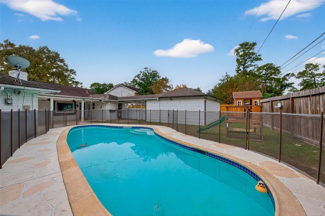 13418 Paradise Valley Drive, Houston, TX 77069