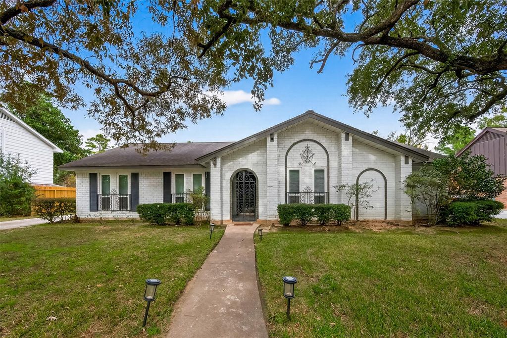13418 Paradise Valley Drive, Houston, TX 77069