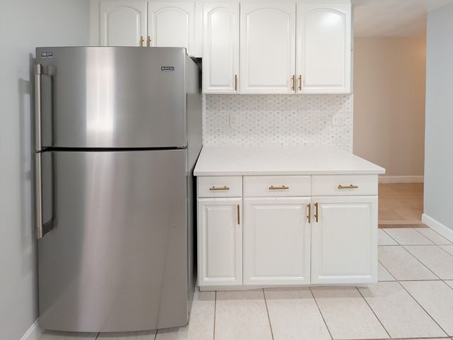 14 Myrna Rd, Framingham, MA 01701