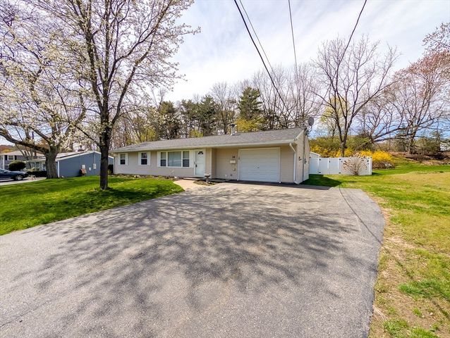 14 Myrna Rd, Framingham, MA 01701
