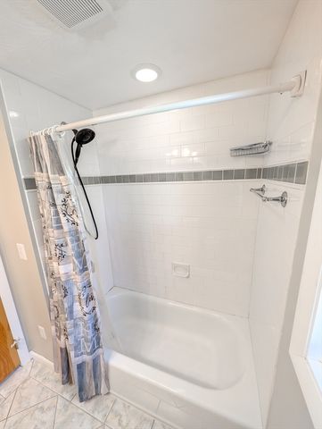 14 Myrna Rd, Framingham, MA 01701