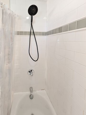 14 Myrna Rd, Framingham, MA 01701