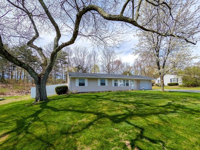 14 Myrna Rd, Framingham, MA 01701