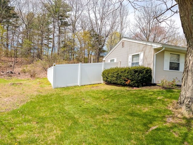 14 Myrna Rd, Framingham, MA 01701