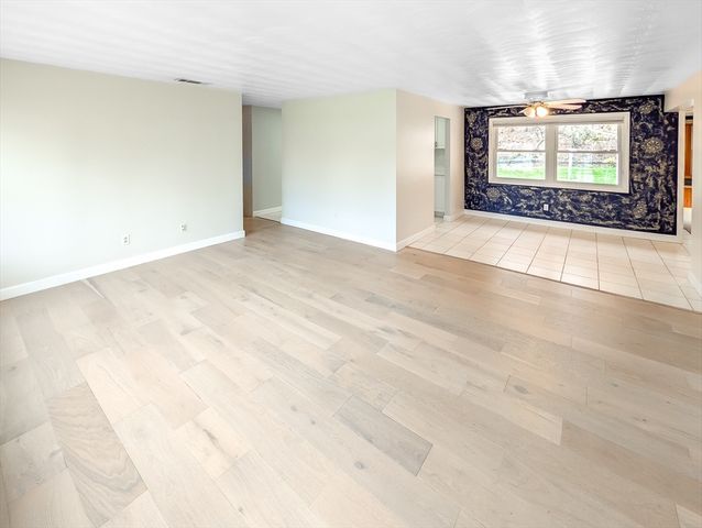 14 Myrna Rd, Framingham, MA 01701