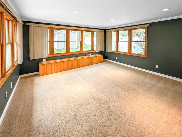 14 Myrna Rd, Framingham, MA 01701