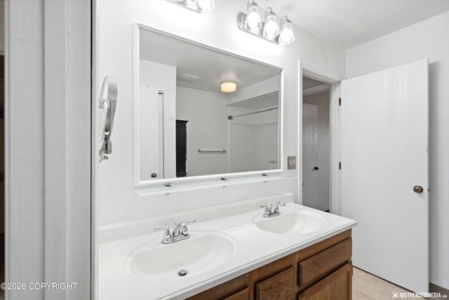 7706 Linda Lane, Anchorage, AK 99518