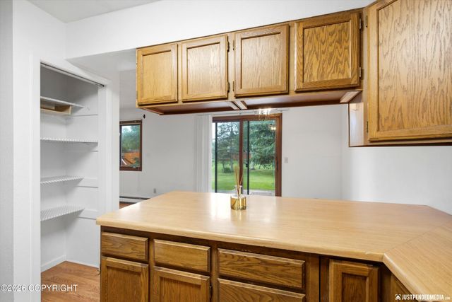 7706 Linda Lane, Anchorage, AK 99518