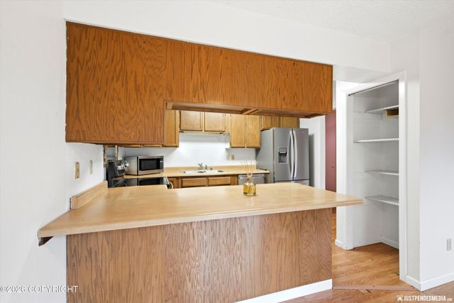 7706 Linda Lane, Anchorage, AK 99518