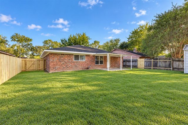971 Wavecrest Lane, Houston, TX 77062