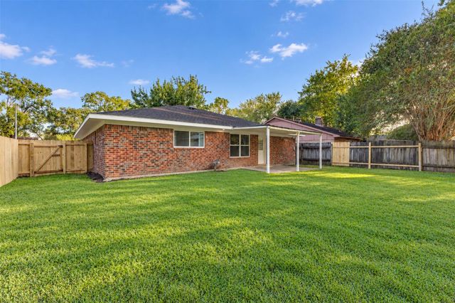 971 Wavecrest Lane, Houston, TX 77062