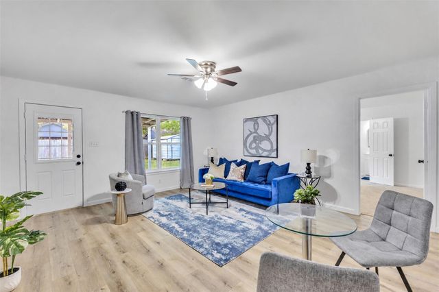 971 Wavecrest Lane, Houston, TX 77062