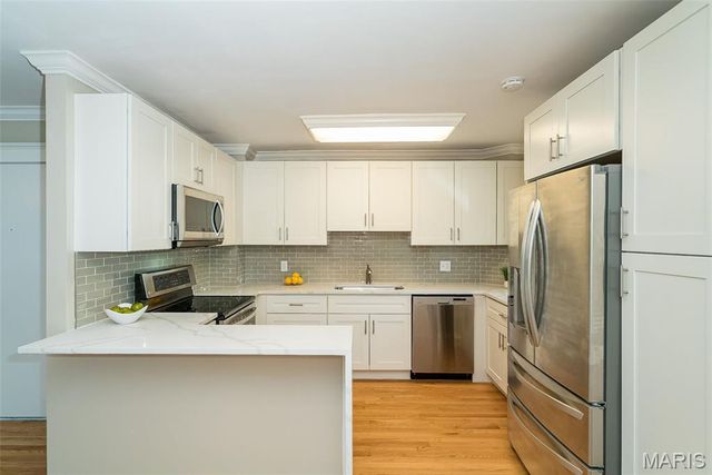 1120 S Mason 1120, St Louis, MO 63131