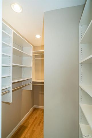 1120 S Mason 1120, St Louis, MO 63131