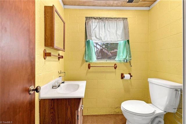 5923 ARCADIA Drive, Greensboro, NC 27410