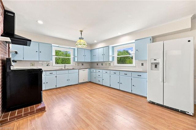 5923 ARCADIA Drive, Greensboro, NC 27410