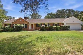 5923 ARCADIA Drive, Greensboro, NC 27410