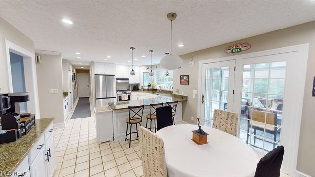 3020 Fox Burrow Drive, Stow, OH 44224