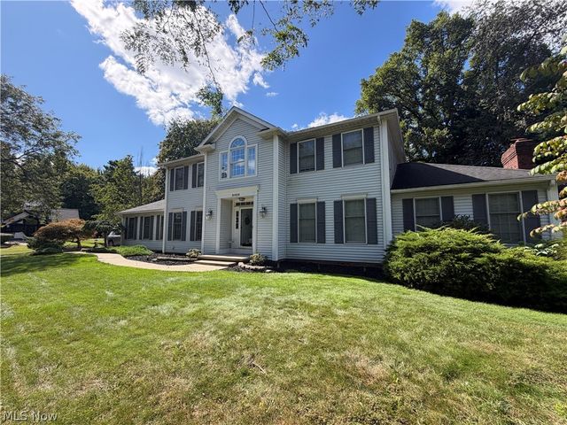 3020 Fox Burrow Drive, Stow, OH 44224