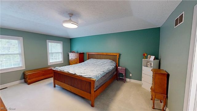 3020 Fox Burrow Drive, Stow, OH 44224